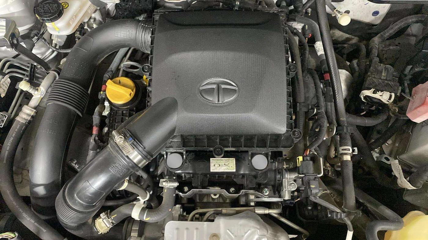 2023 Tata NEXON XZA PLUS SUNROOF PETROL, Petrol, Automatic, 10,637 km, Engine View