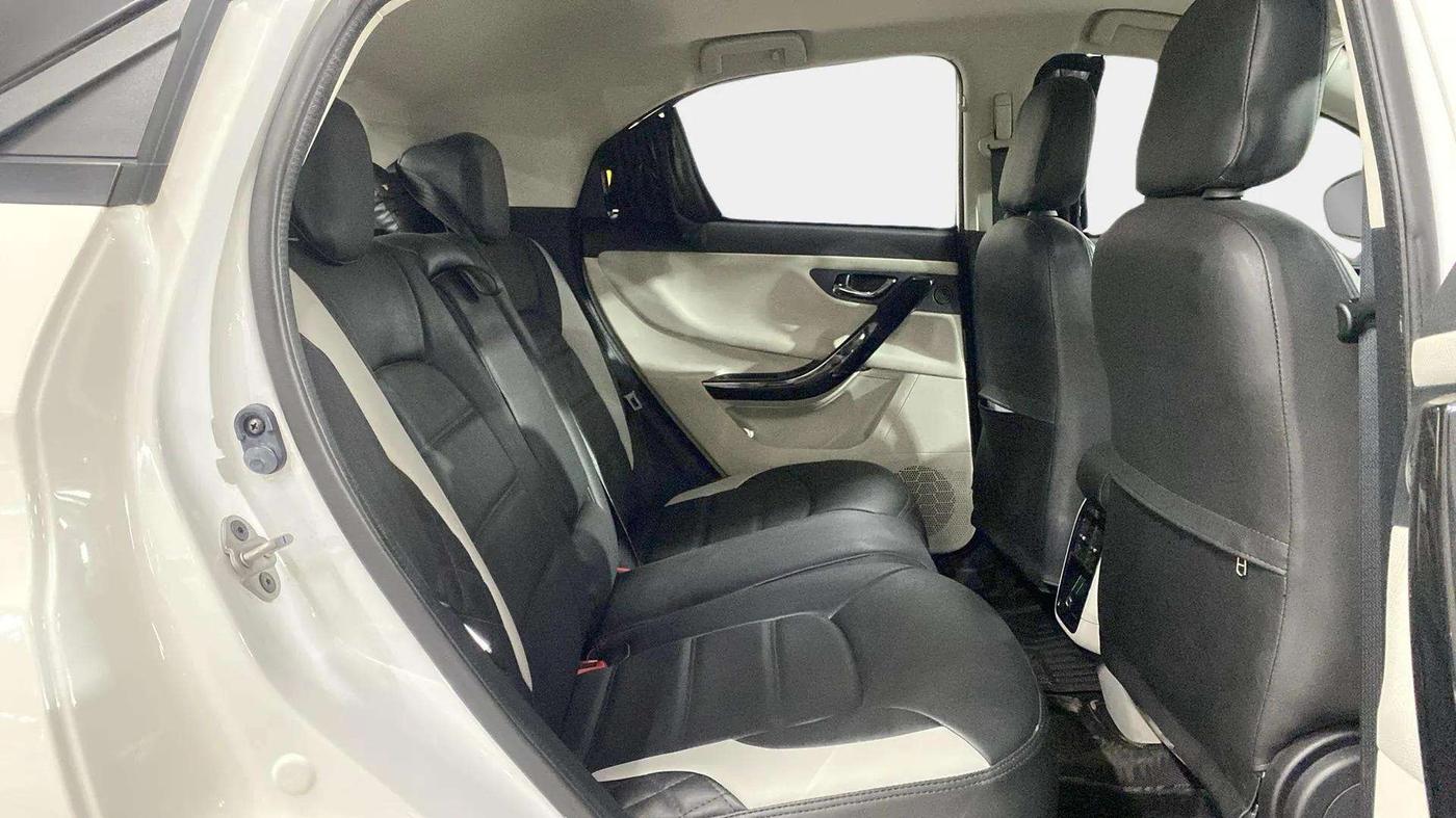 2023 Tata NEXON XZA PLUS SUNROOF PETROL, Petrol, Automatic, 10,637 km, Right Side Rear Door Cabin