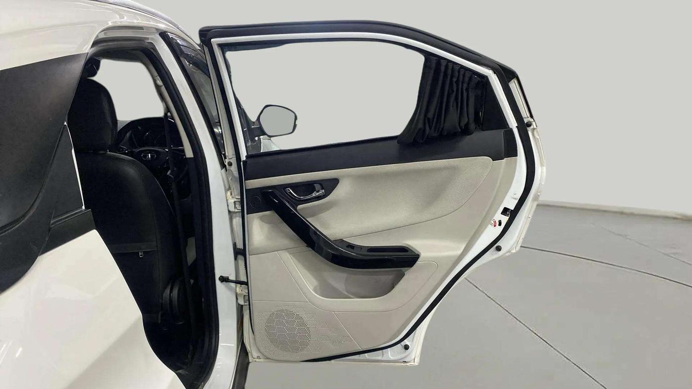 2023 Tata NEXON XZA PLUS SUNROOF PETROL, Petrol, Automatic, 10,637 km, RHS Rear Door