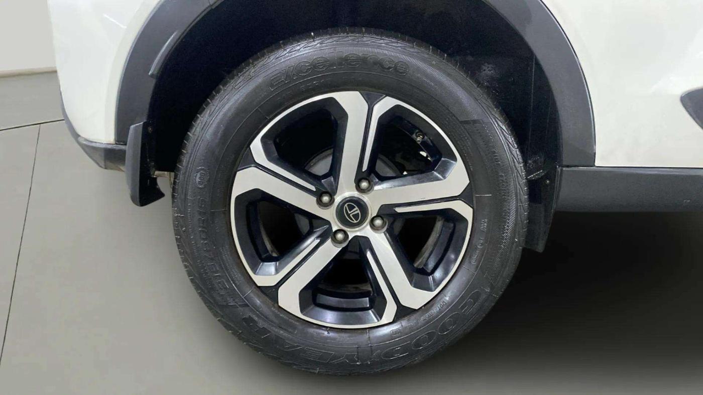 2023 Tata NEXON XZA PLUS SUNROOF PETROL, Petrol, Automatic, 10,637 km, Right Rear Wheel