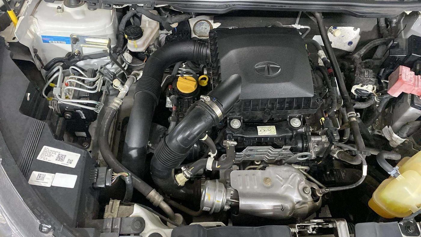 2023 Tata NEXON XZA PLUS SUNROOF PETROL, Petrol, Automatic, 10,637 km, Engine View - Right