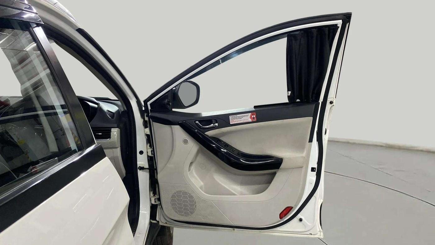 2023 Tata NEXON XZA PLUS SUNROOF PETROL, Petrol, Automatic, 10,637 km, RHS Front Door
