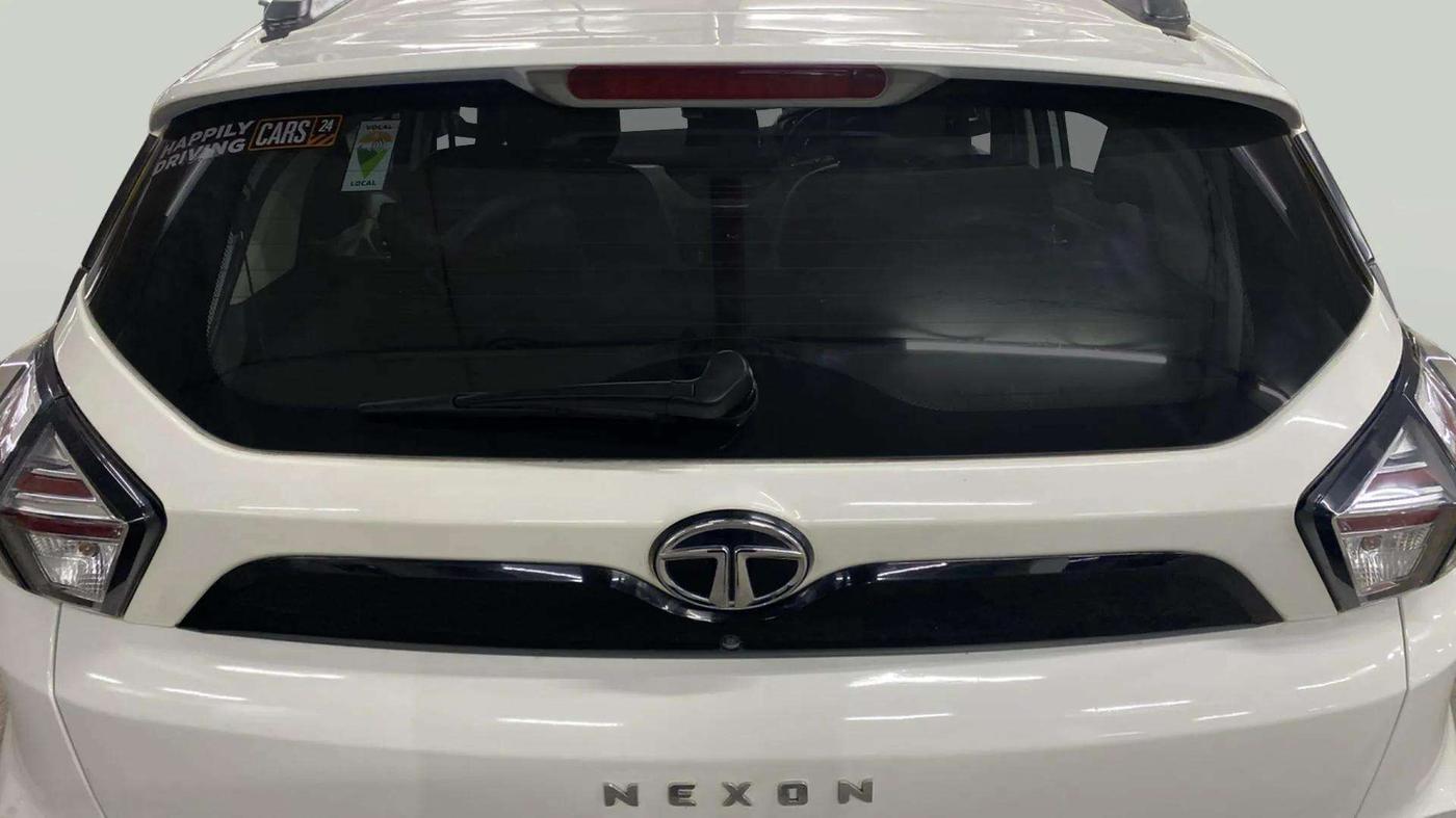 2023 Tata NEXON XZA PLUS SUNROOF PETROL, Petrol, Automatic, 10,637 km, Rear Windshield