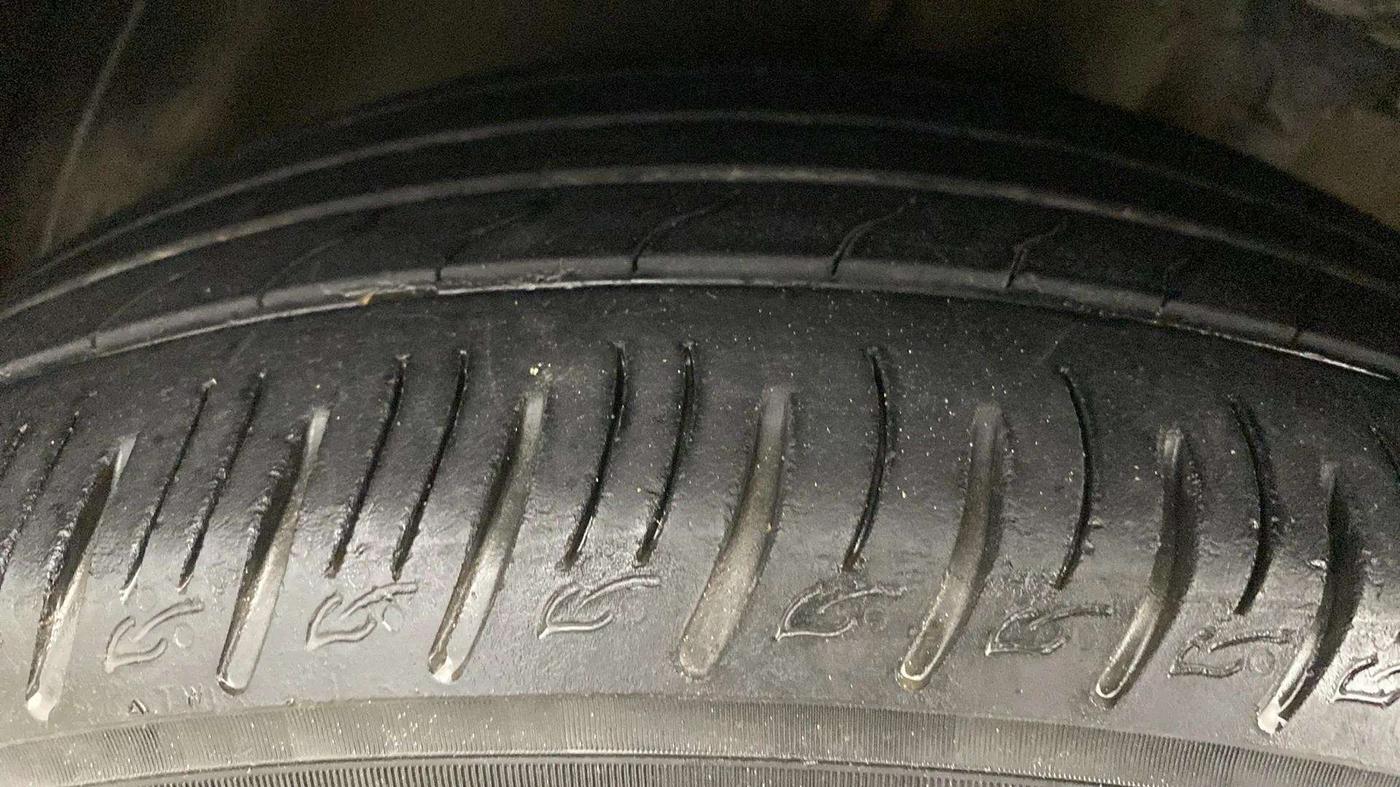 2022 KIA SONET HTK PLUS 1.2, Petrol, Manual, 54,617 km, Left Front Tyre Tread