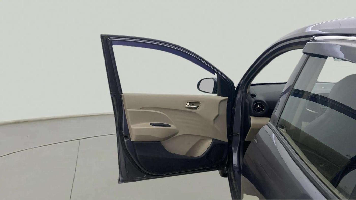2019 Hyundai NEW SANTRO SPORTZ CNG, CNG, Manual, 86,955 km, LHS Front Door