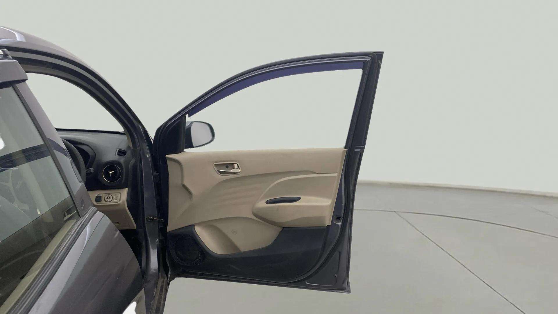 RHS-Front-Door-Open-32