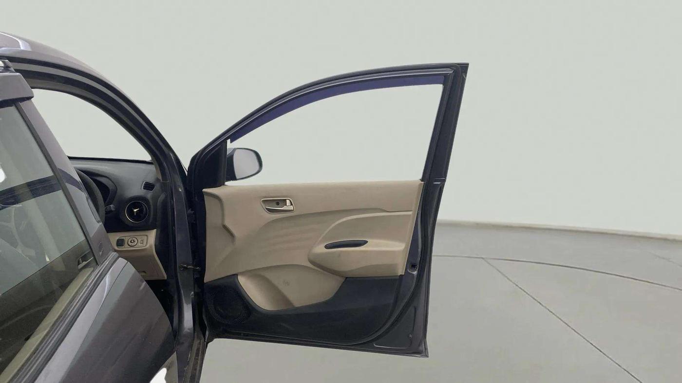 2019 Hyundai NEW SANTRO SPORTZ CNG, CNG, Manual, 86,955 km, RHS Front Door