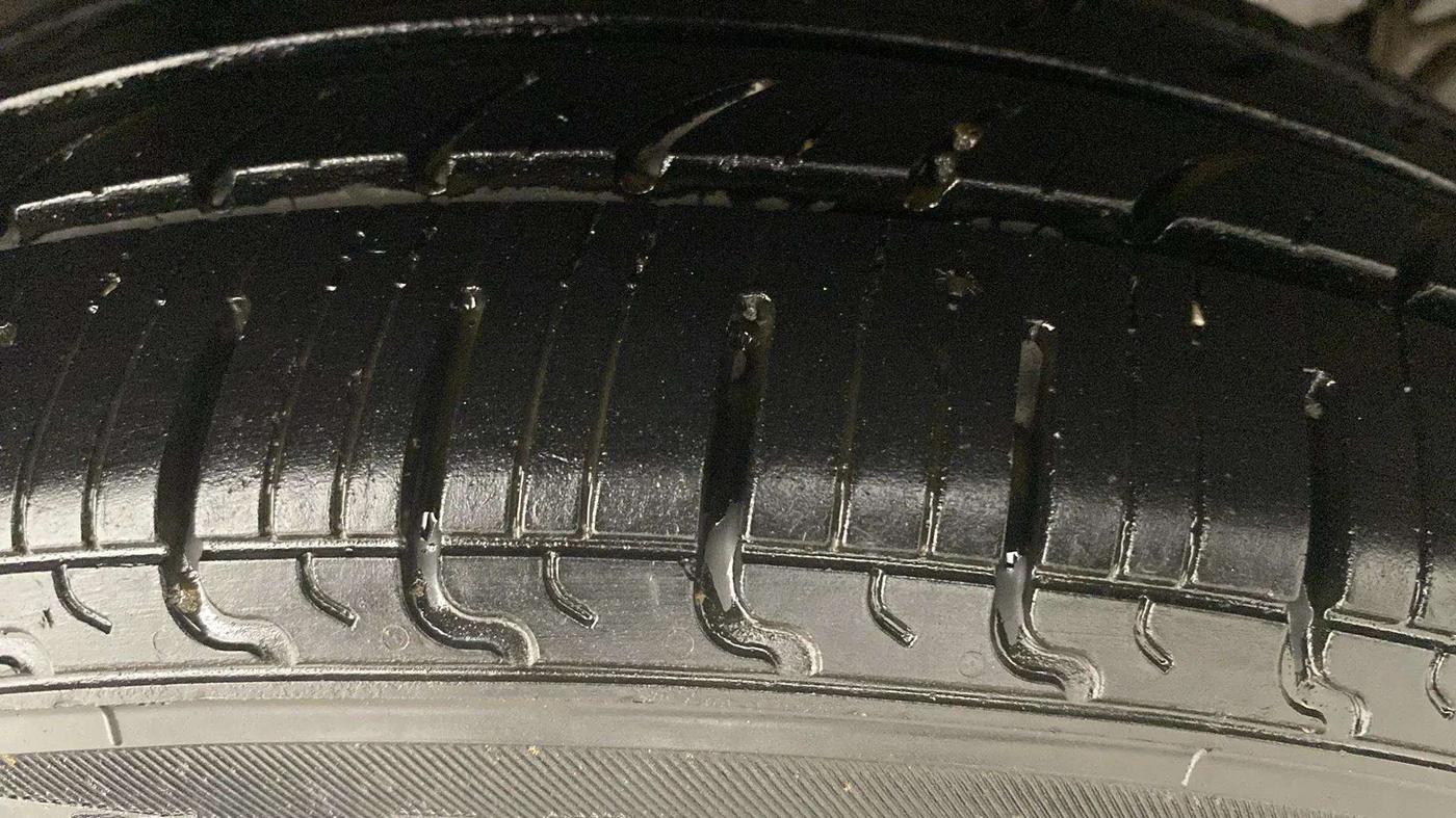 2019 Hyundai NEW SANTRO SPORTZ CNG, CNG, Manual, 86,955 km, Right Front Tyre Tread