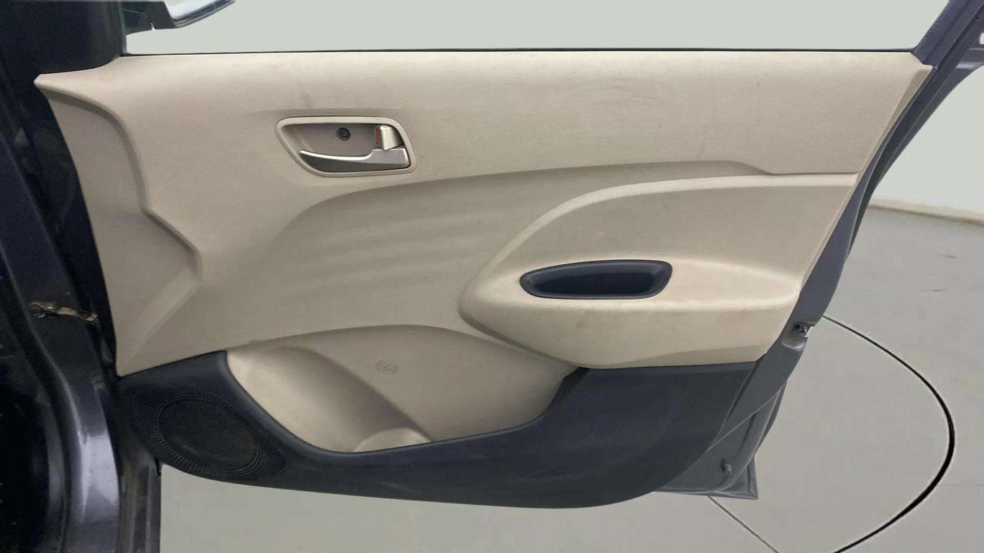 2019 Hyundai NEW SANTRO SPORTZ CNG, CNG, Manual, 86,955 km, Driver Side Door Panels Control