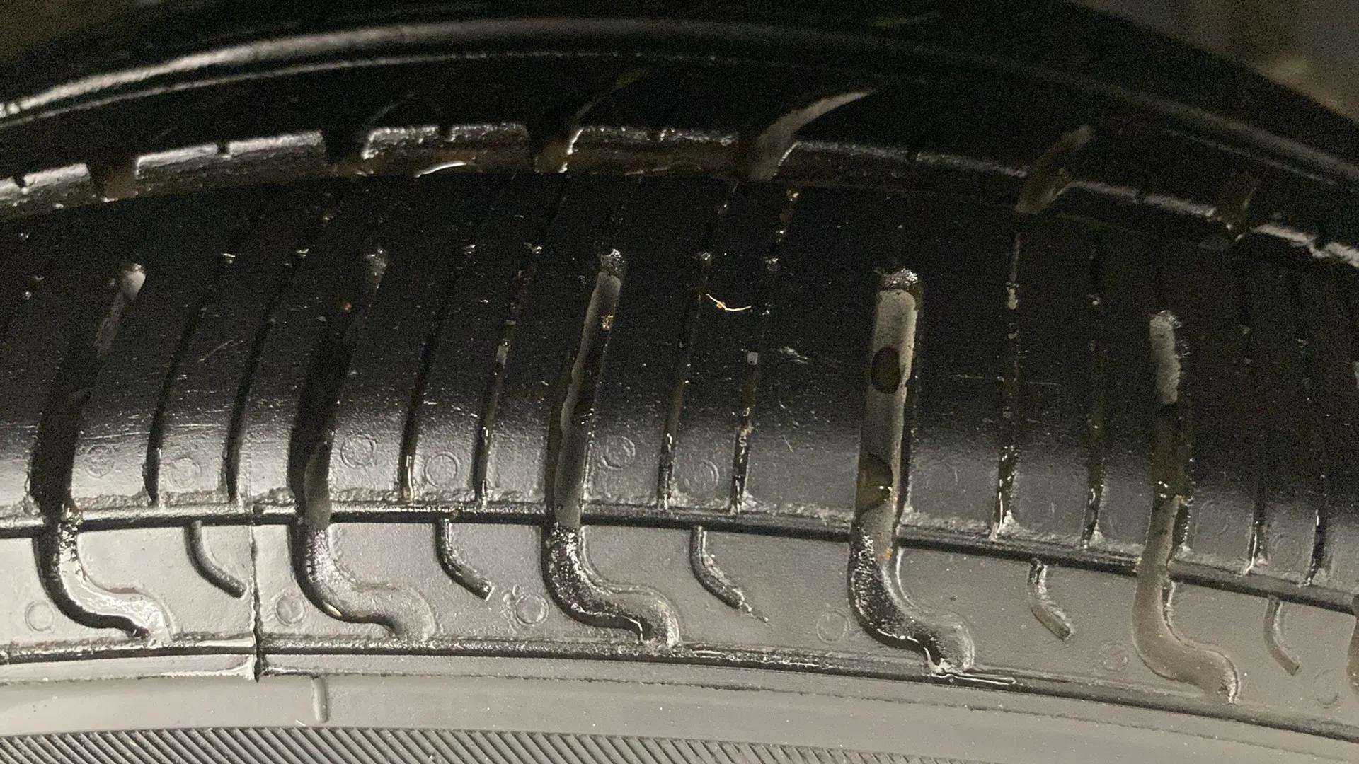 RHS-Rear-Tyre-Tread-19