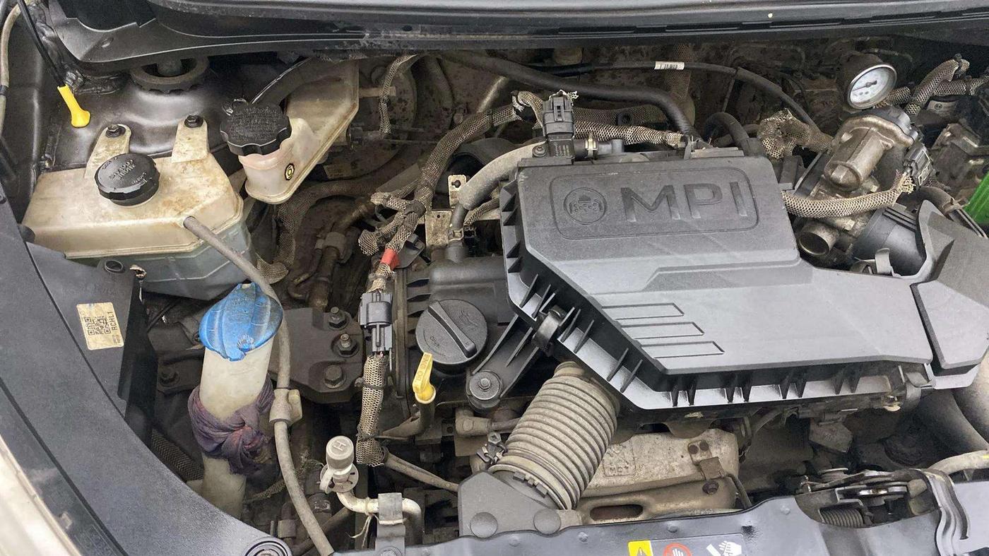 2019 Hyundai NEW SANTRO SPORTZ CNG, CNG, Manual, 86,955 km, Engine View - Right