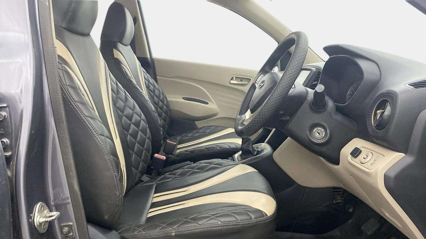 2019 Hyundai NEW SANTRO SPORTZ CNG, CNG, Manual, 86,955 km, Right Side Front Door Cabin