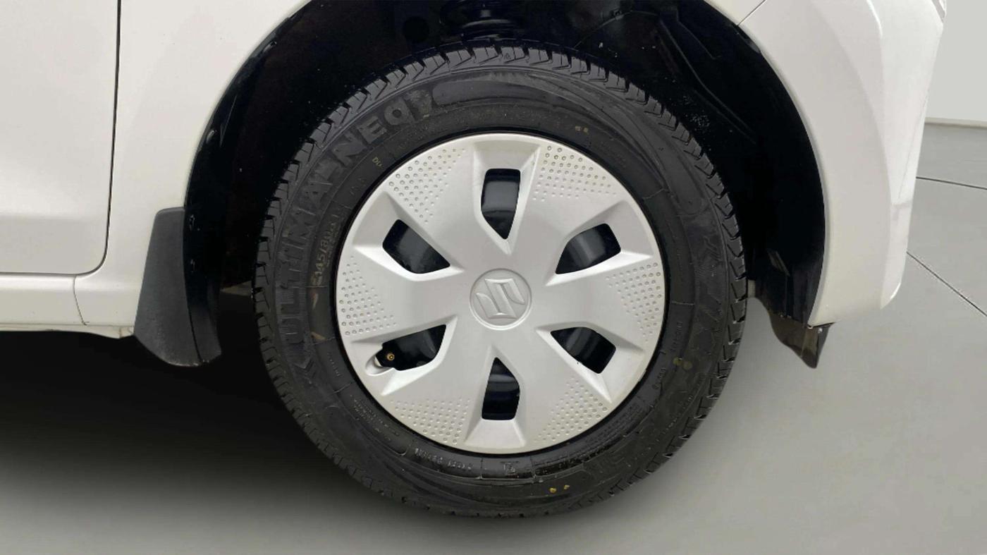 2024 Maruti Alto K10 VXI AMT, CNG, Automatic, 13,238 km, Right Front Wheel