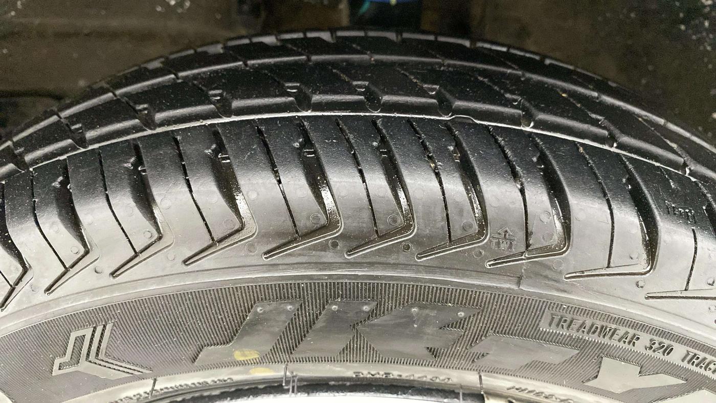 2024 Maruti Alto K10 VXI AMT, CNG, Automatic, 13,238 km, Left Front Tyre Tread