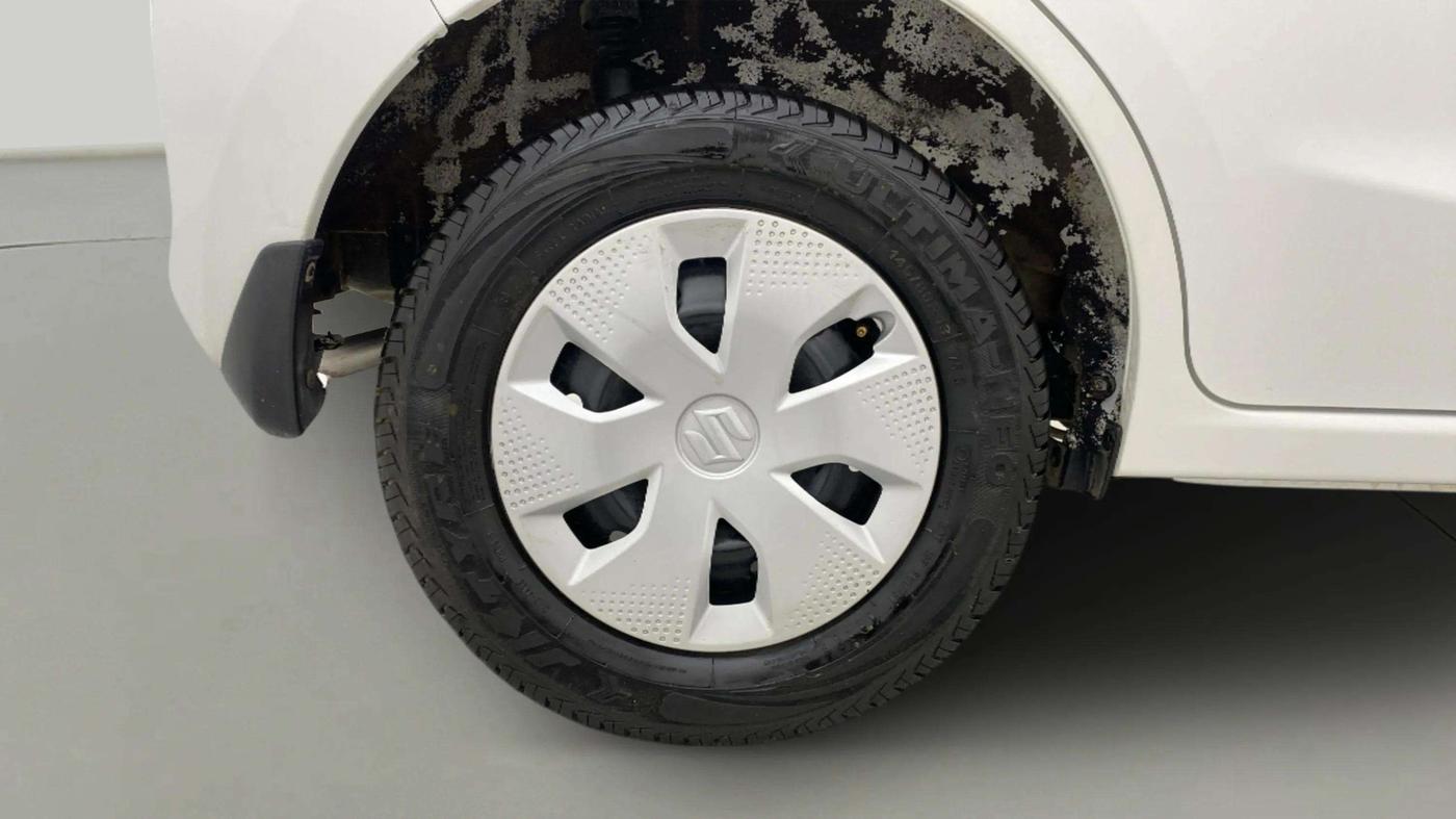2024 Maruti Alto K10 VXI AMT, CNG, Automatic, 13,238 km, Right Rear Wheel