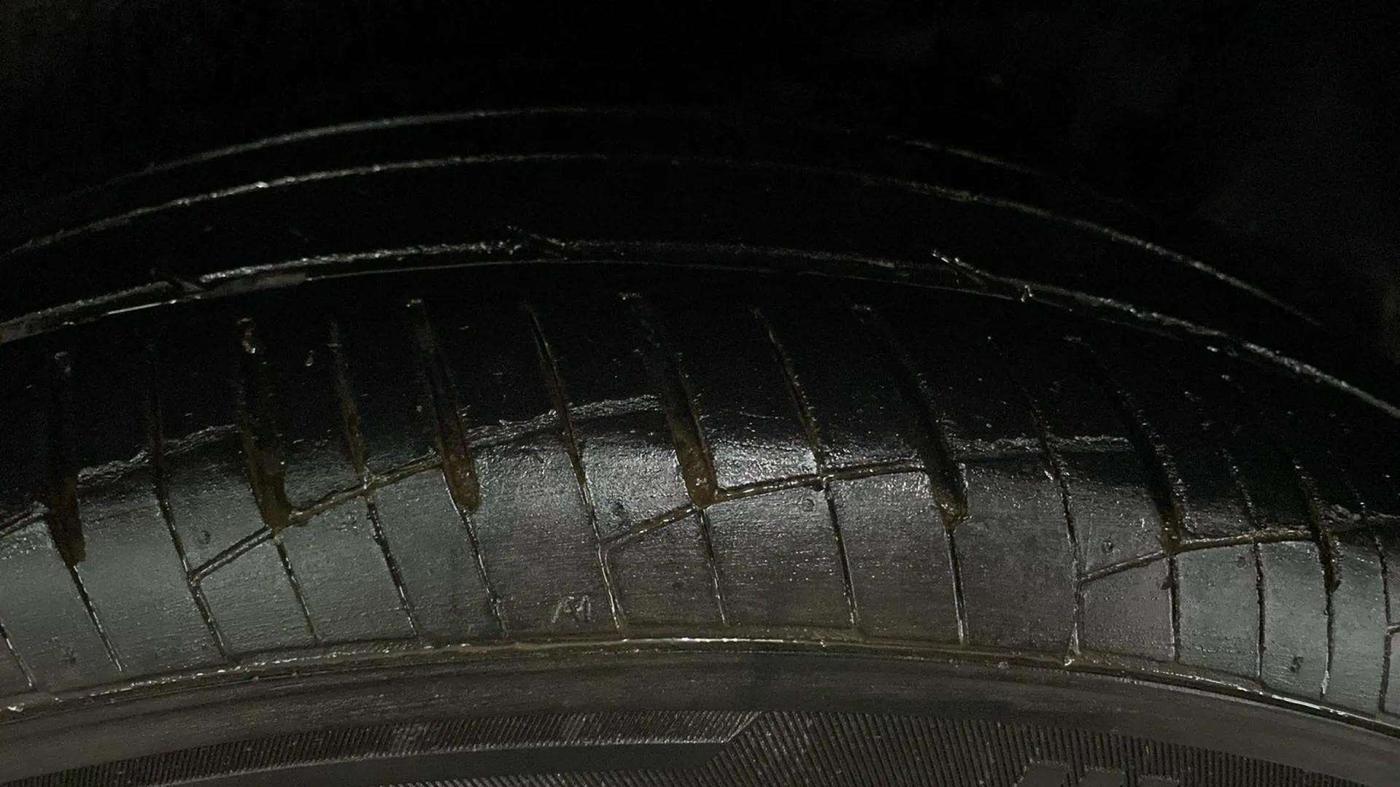 2019 Hyundai Creta SX AT 1.6 PETROL, Petrol, Automatic, 31,212 km, Left Rear Tyre Tread