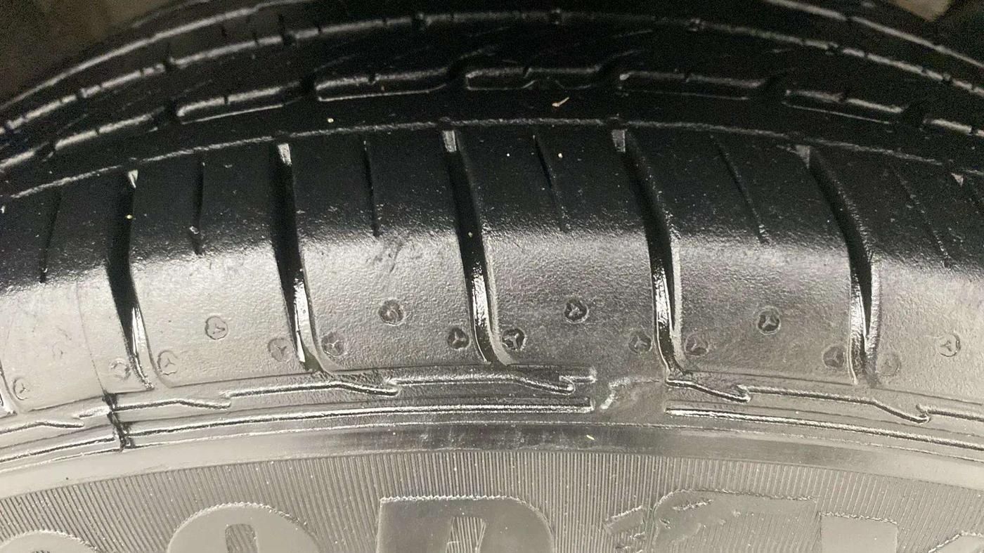 2022 KIA SELTOS HTE 1.5 PETROL, Petrol, Manual, 28,246 km, Right Front Tyre Tread