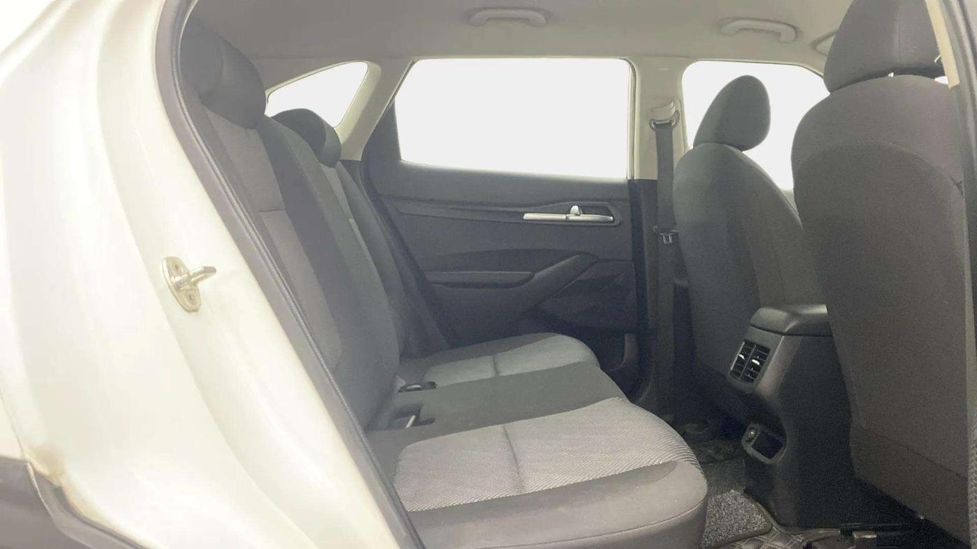 2022 KIA SELTOS HTE 1.5 PETROL, Petrol, Manual, 28,246 km, Right Side Rear Door Cabin