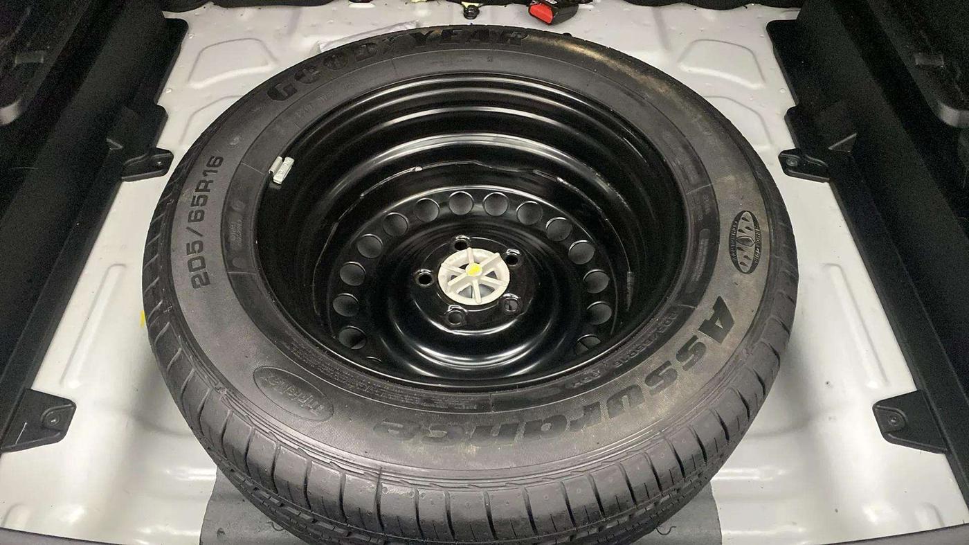 2022 KIA SELTOS HTE 1.5 PETROL, Petrol, Manual, 28,246 km, Spare Tyre