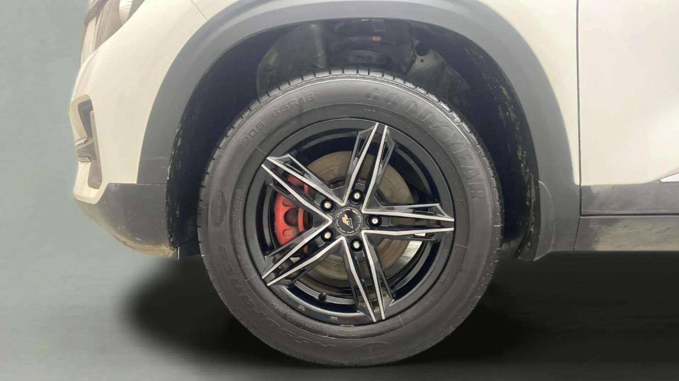 2022 KIA SELTOS HTE 1.5 PETROL, Petrol, Manual, 28,246 km, Left Front Wheel