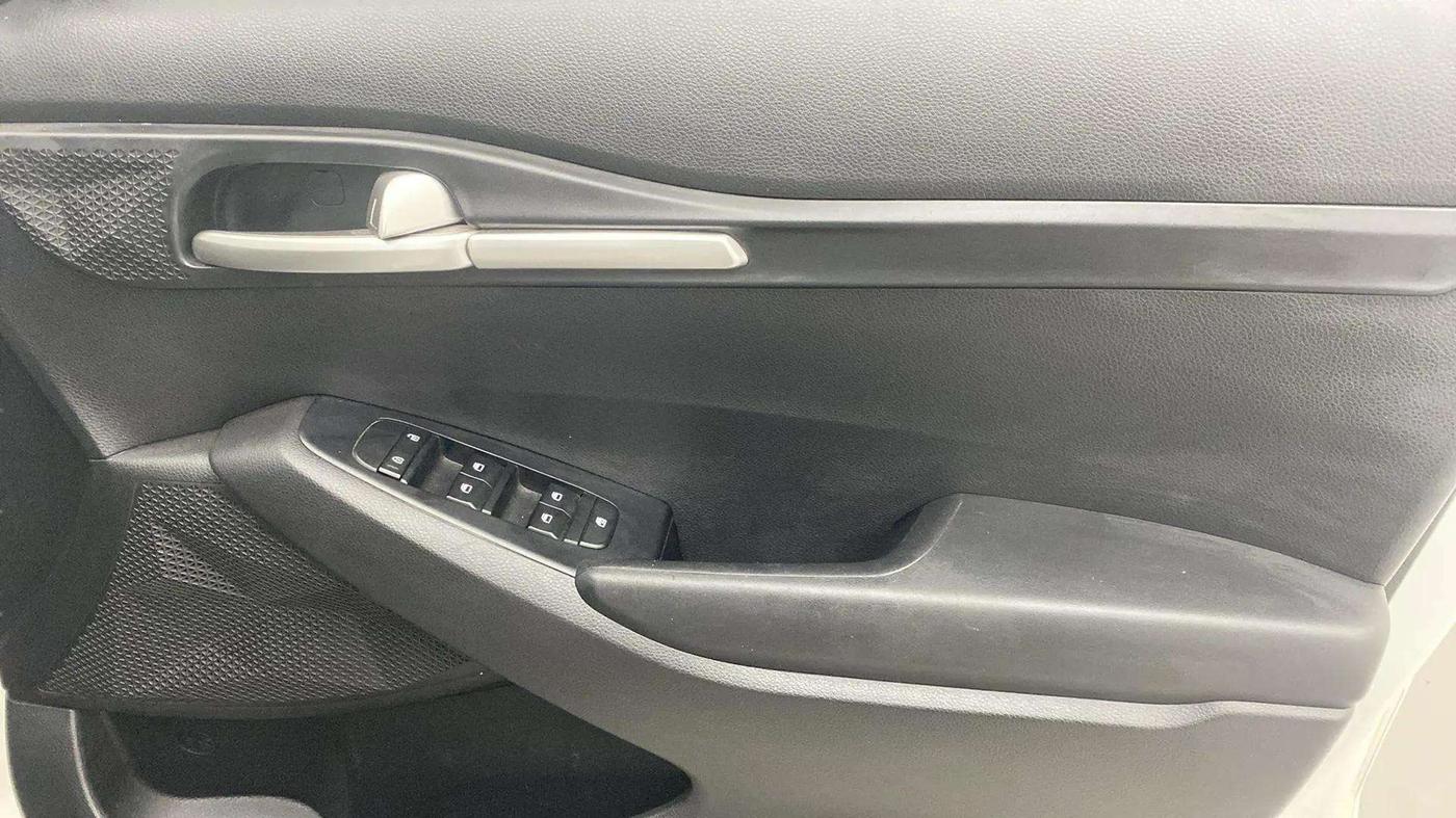 2022 KIA SELTOS HTE 1.5 PETROL, Petrol, Manual, 28,246 km, Driver Side Door Panels Control