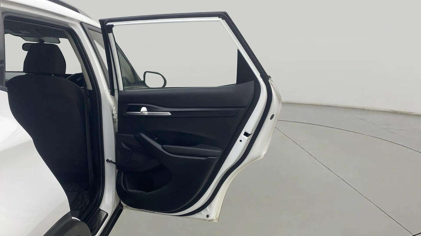 2022 KIA SELTOS HTE 1.5 PETROL, Petrol, Manual, 28,246 km, RHS Rear Door