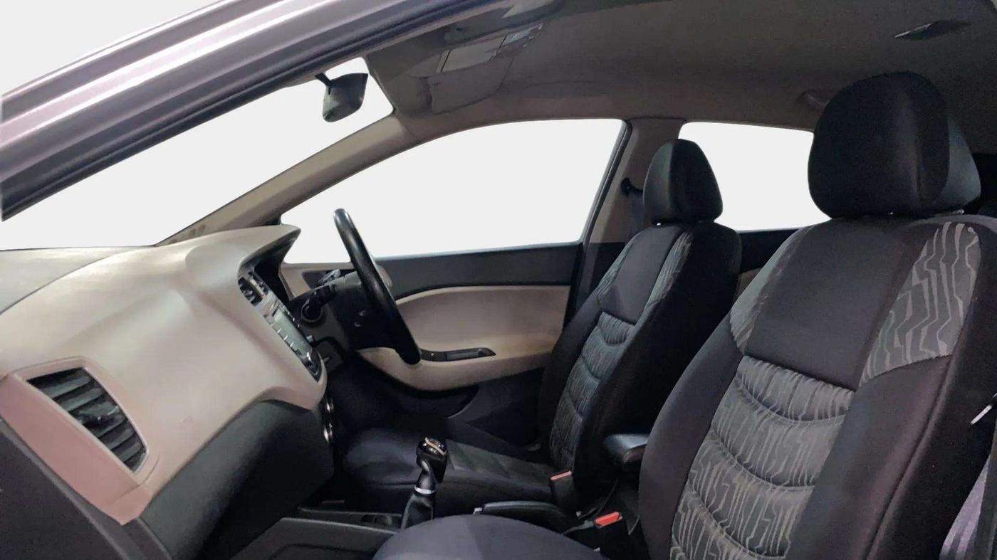 2015 Hyundai Elite i20 ASTA 1.4 CRDI, Diesel, Manual, 88,388 km, Right Side Front Door Cabin