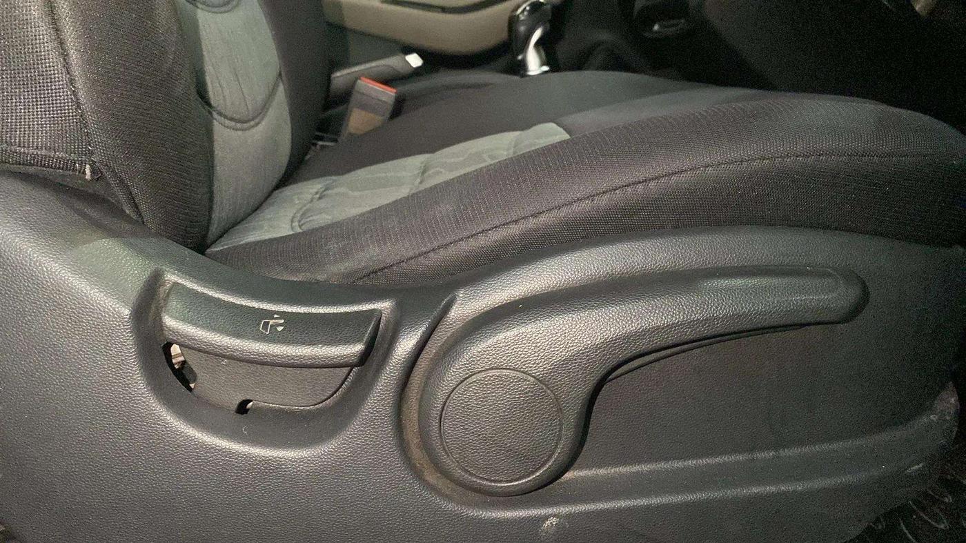 2015 Hyundai Elite i20 ASTA 1.4 CRDI, Diesel, Manual, 88,388 km, Driver Side Adjustment Panel