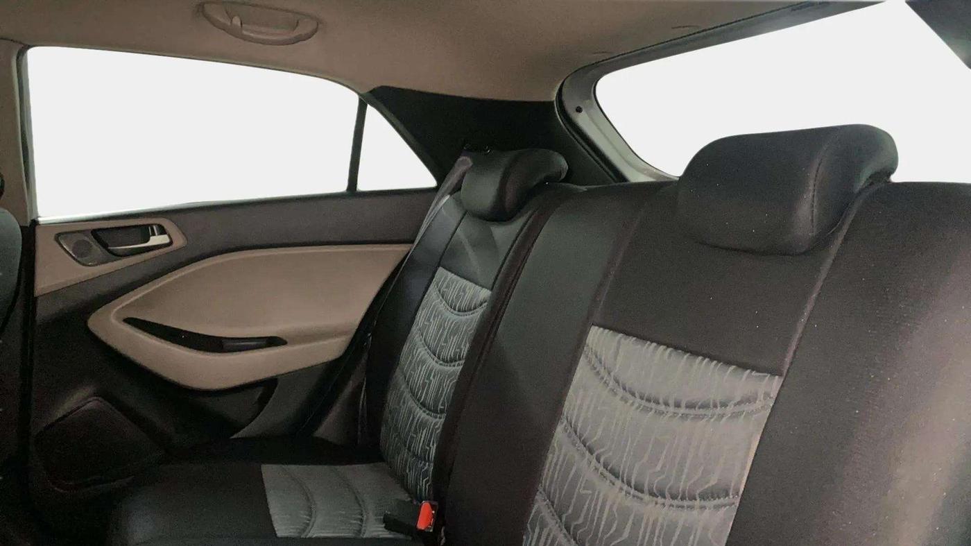 2015 Hyundai Elite i20 ASTA 1.4 CRDI, Diesel, Manual, 88,388 km, Right Side Rear Door Cabin