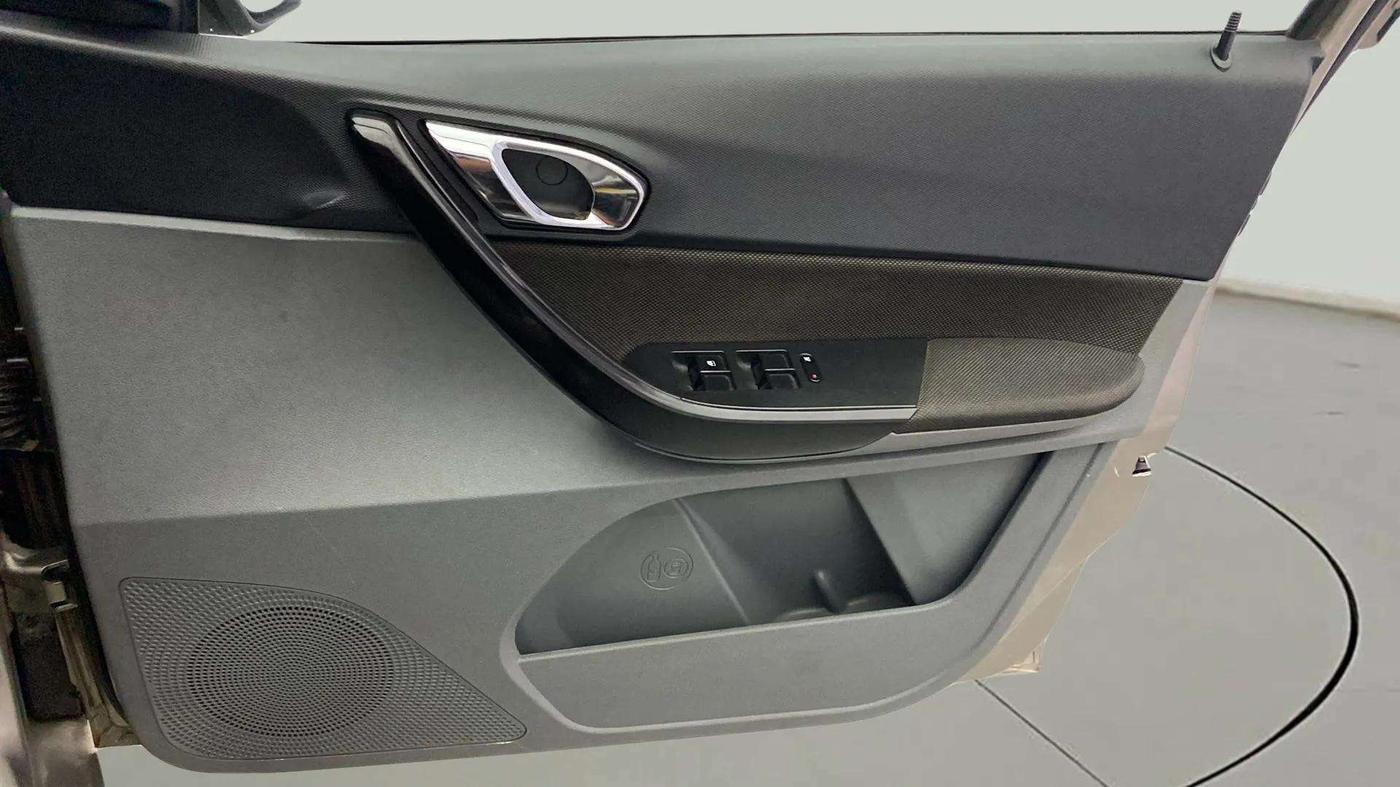 2019 Tata TIGOR XZA PLUS PETROL, Petrol, Automatic, 64,220 km, Driver Side Door Panels Control