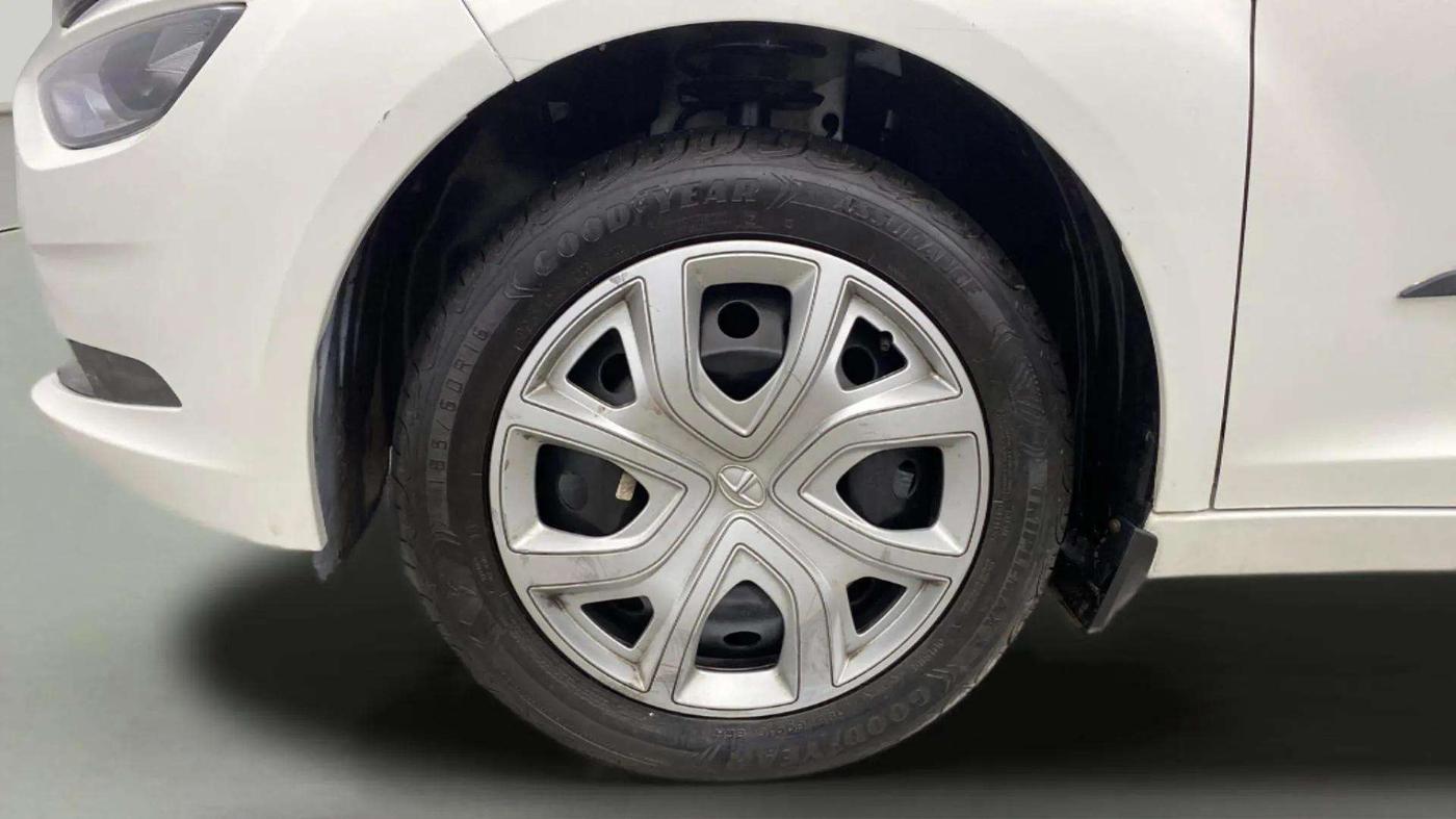 2023 Tata ALTROZ XT PETROL, Petrol, Manual, 9,659 km, Left Front Wheel