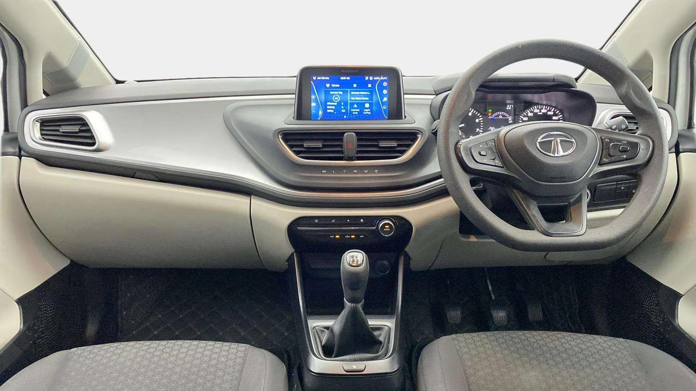 2023 Tata ALTROZ XT PETROL, Petrol, Manual, 9,659 km, Dashboard