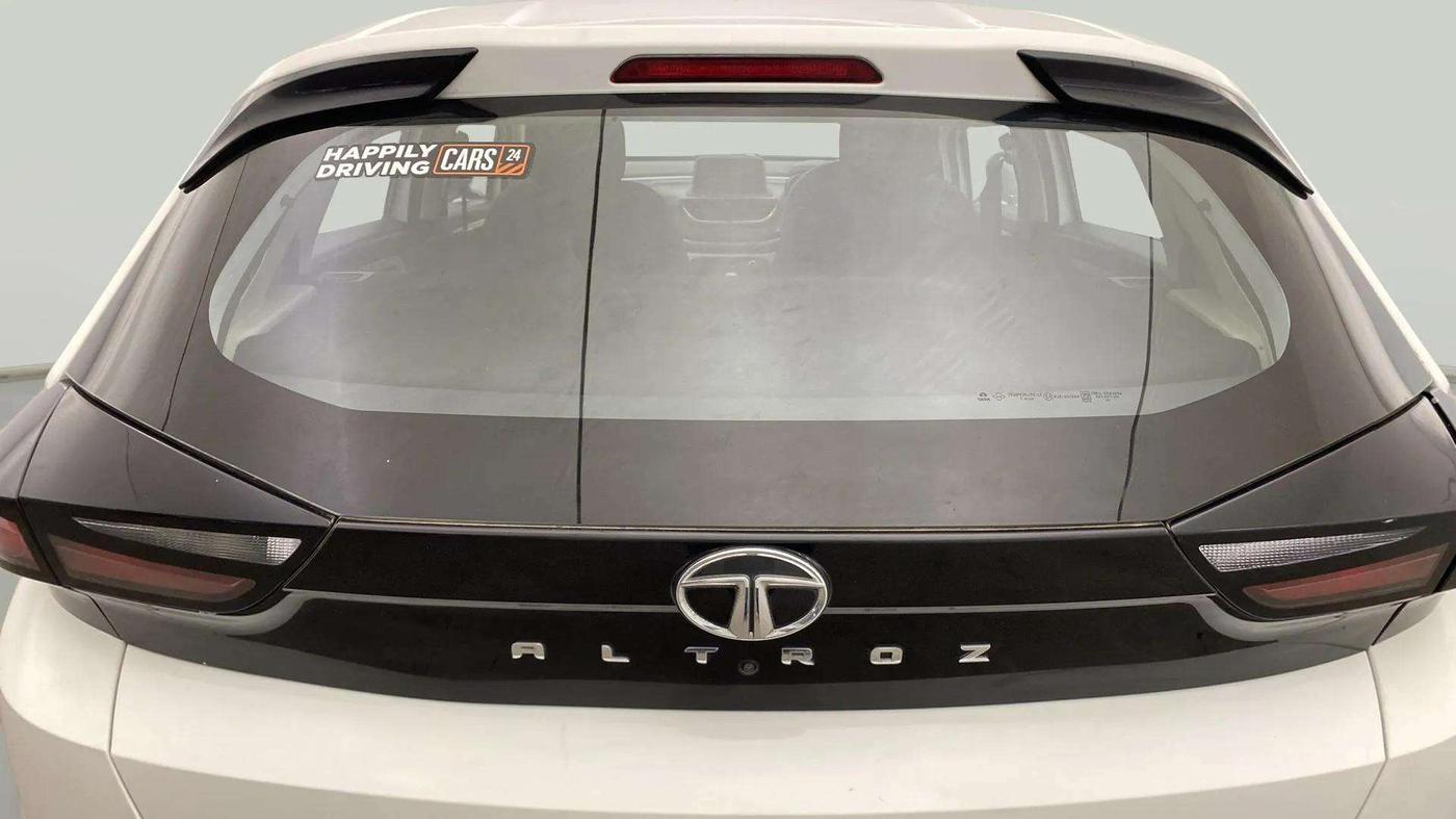 2023 Tata ALTROZ XT PETROL, Petrol, Manual, 9,659 km, Rear Windshield