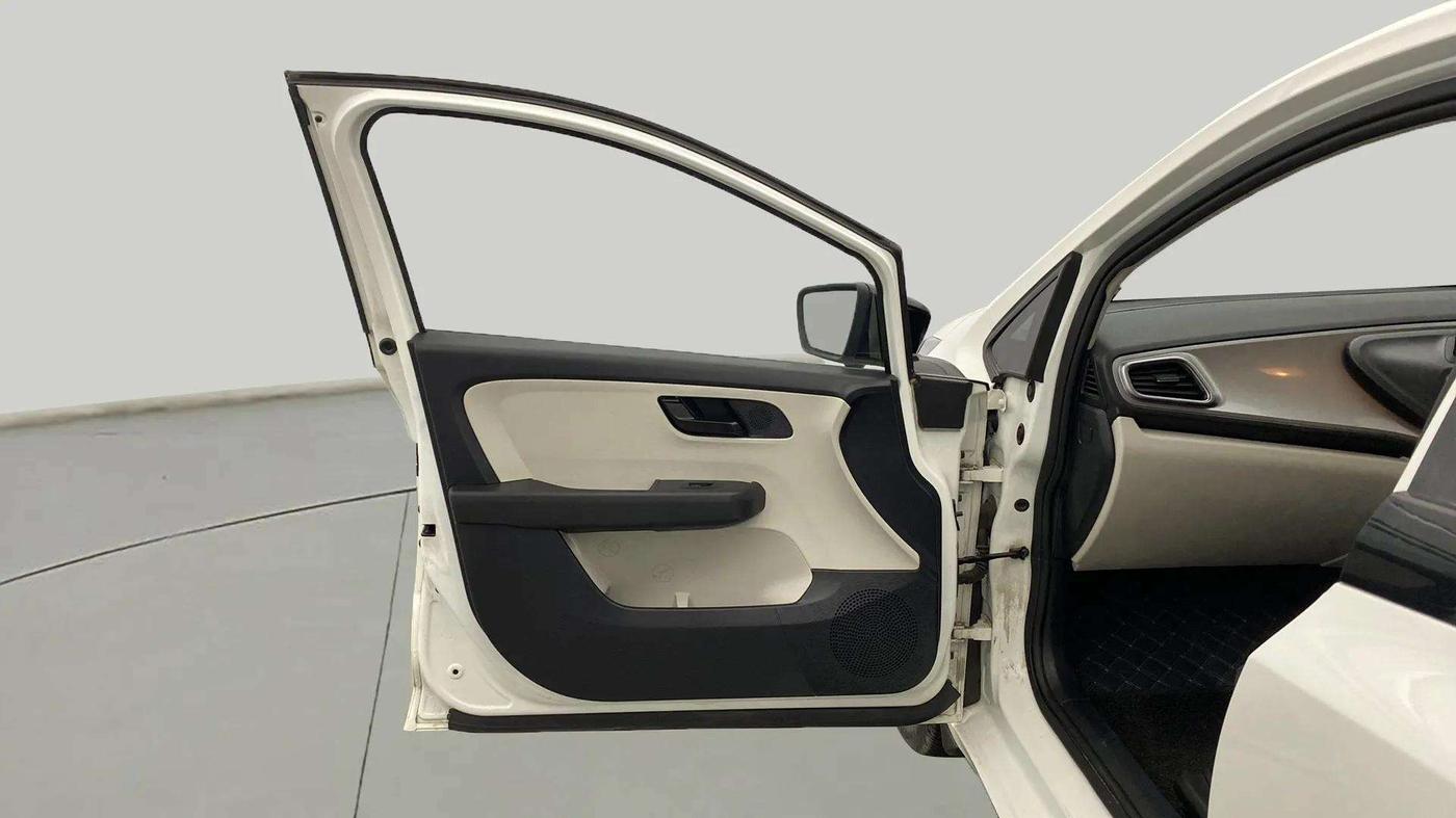 2023 Tata ALTROZ XT PETROL, Petrol, Manual, 9,659 km, LHS Front Door