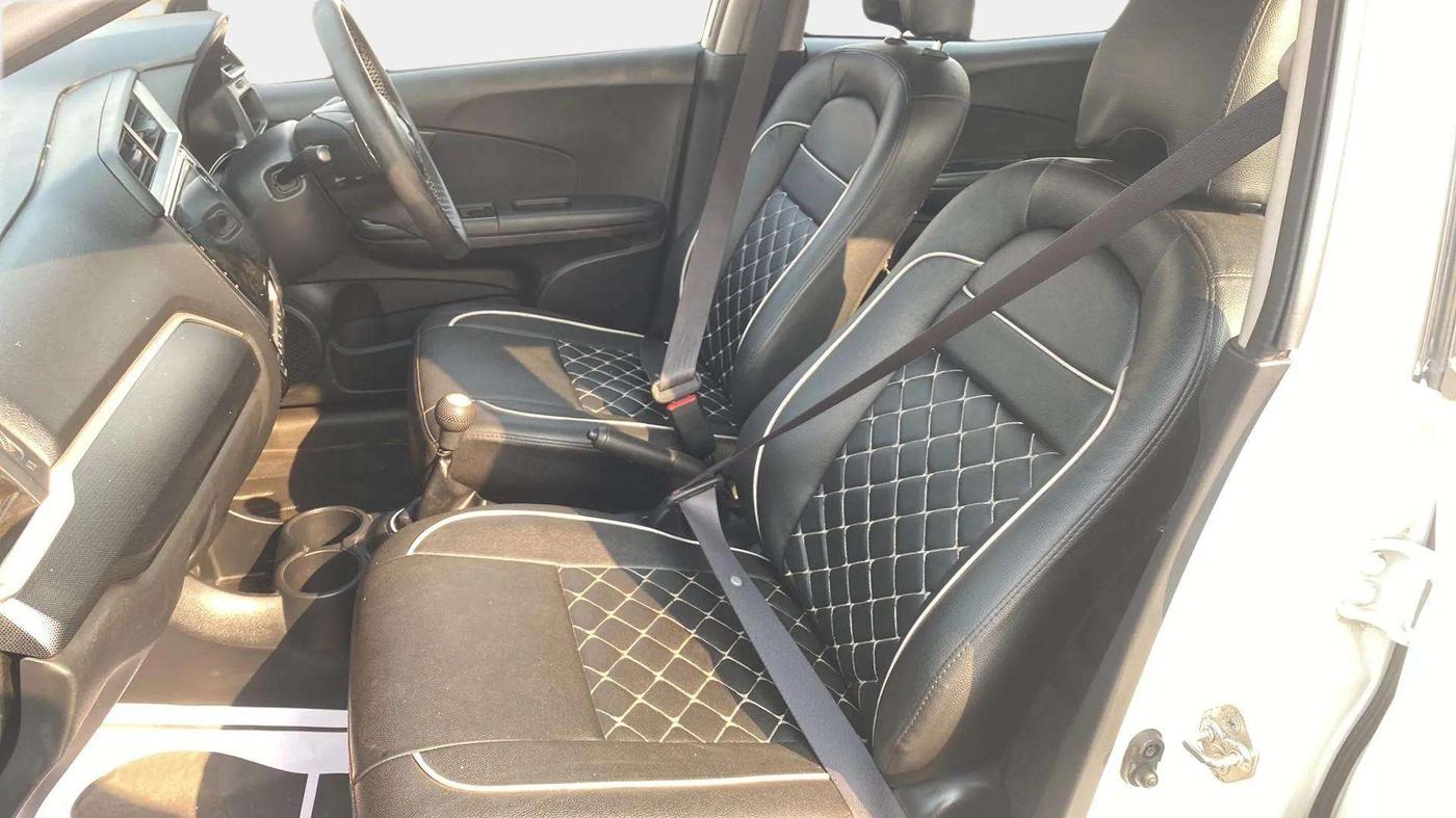2018 Honda BR-V 1.5L I-VTEC V, Petrol, Manual, 85,344 km, Right Side Front Door Cabin