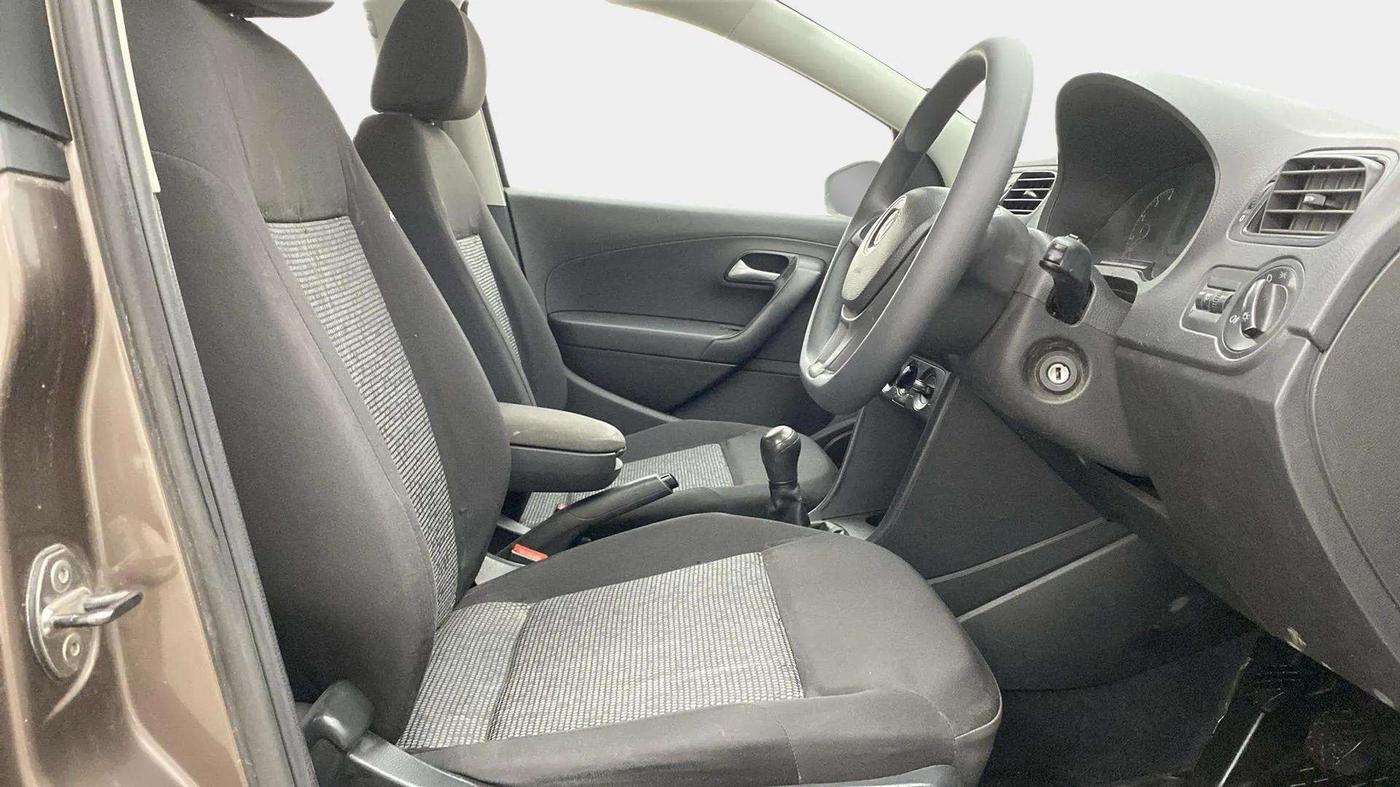 2017 Volkswagen Ameo COMFORTLINE 1.2L, Petrol, Manual, 43,685 km, Right Side Front Door Cabin