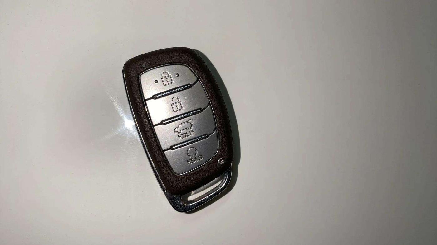 2023 Hyundai VENUE SX 1.0 (O) TURBO IMT, Petrol, Manual, 24,029 km, Key Close Up