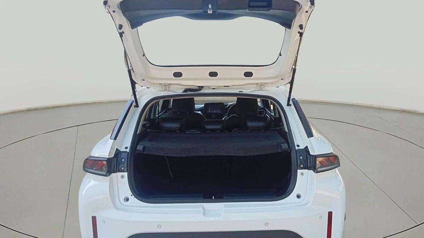 2024 Maruti FRONX DELTA PLUS 1.2L AGS, Petrol, Automatic, 8,460 km, Boot Door Open