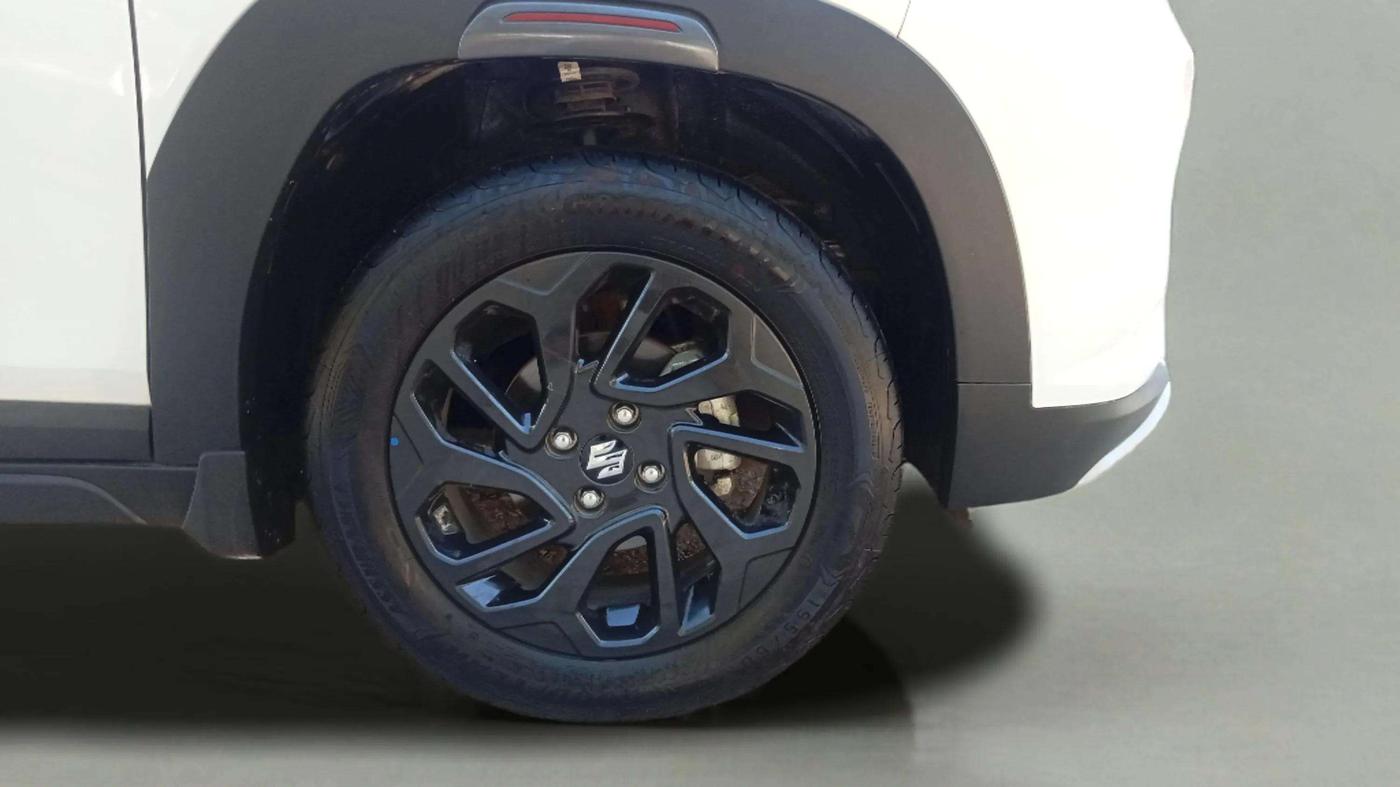2024 Maruti FRONX DELTA PLUS 1.2L AGS, Petrol, Automatic, 8,460 km, Right Front Wheel