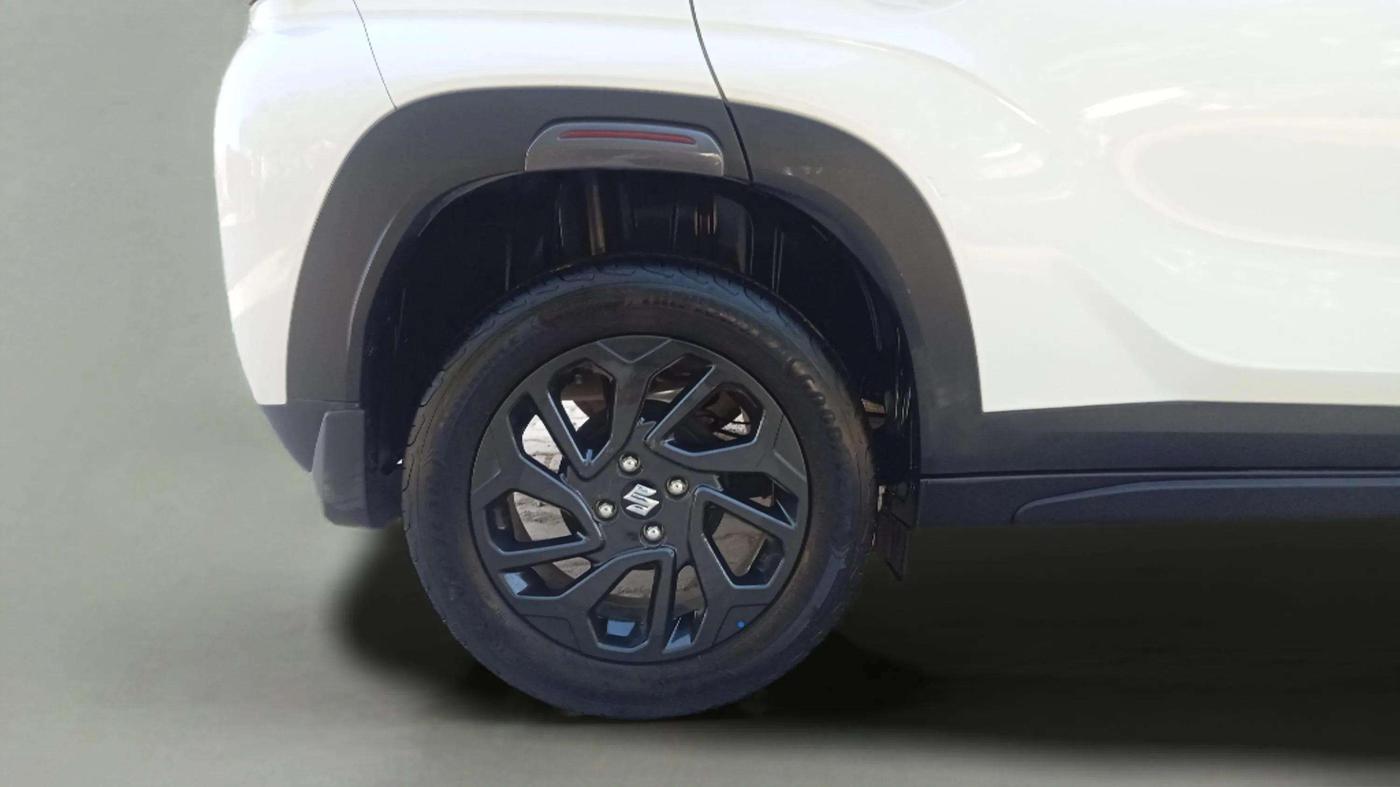 2024 Maruti FRONX DELTA PLUS 1.2L AGS, Petrol, Automatic, 8,460 km, Right Rear Wheel