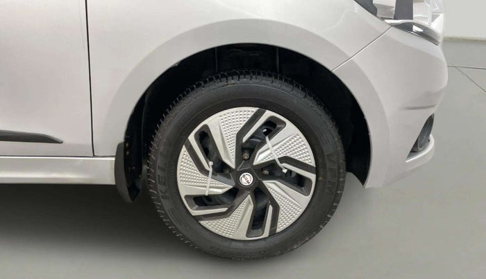 2017 Tata TIGOR XT PETROL, Petrol, Manual, 45,469 km, Right Front Wheel