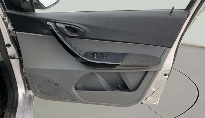 2017 Tata TIGOR XT PETROL, Petrol, Manual, 45,469 km, Driver Side Door Panels Control