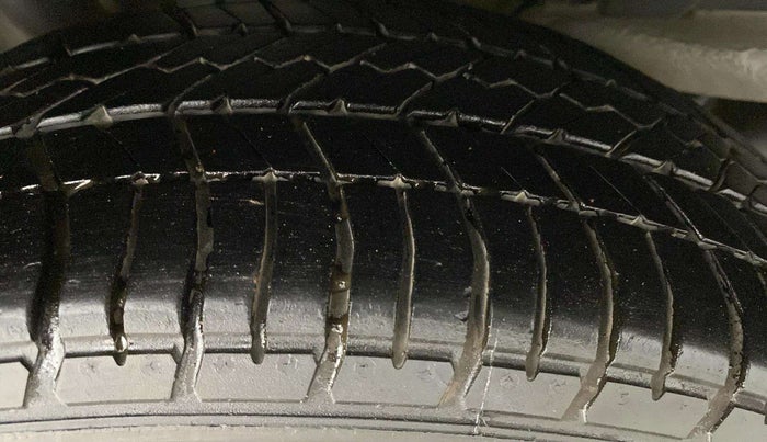 2017 Tata TIGOR XT PETROL, Petrol, Manual, 45,469 km, Right Front Tyre Tread
