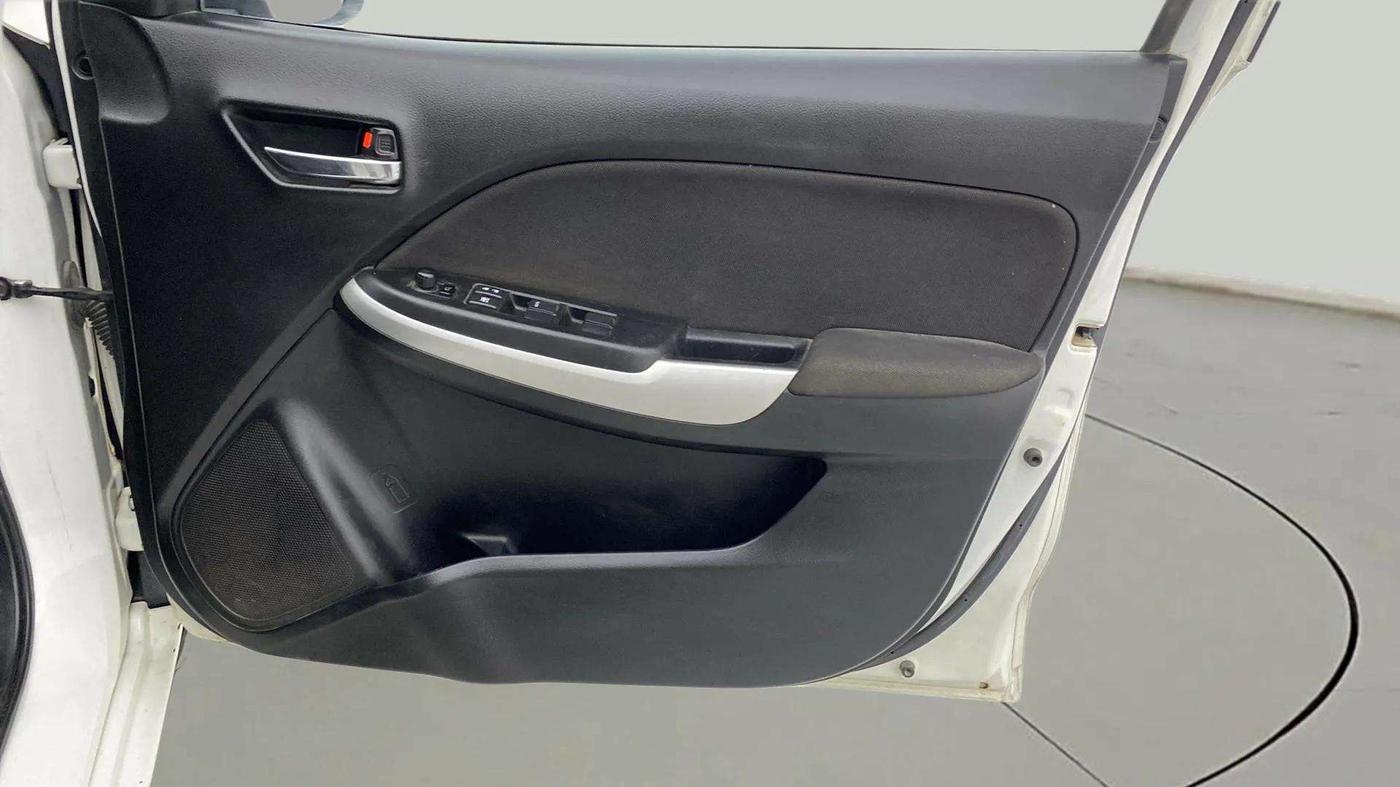 2017 Maruti Baleno DELTA DIESEL 1.3, Diesel, Manual, 63,373 km, Driver Side Door Panels Control
