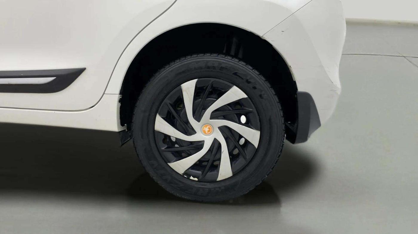 2017 Maruti Baleno DELTA DIESEL 1.3, Diesel, Manual, 63,373 km, Left Rear Wheel