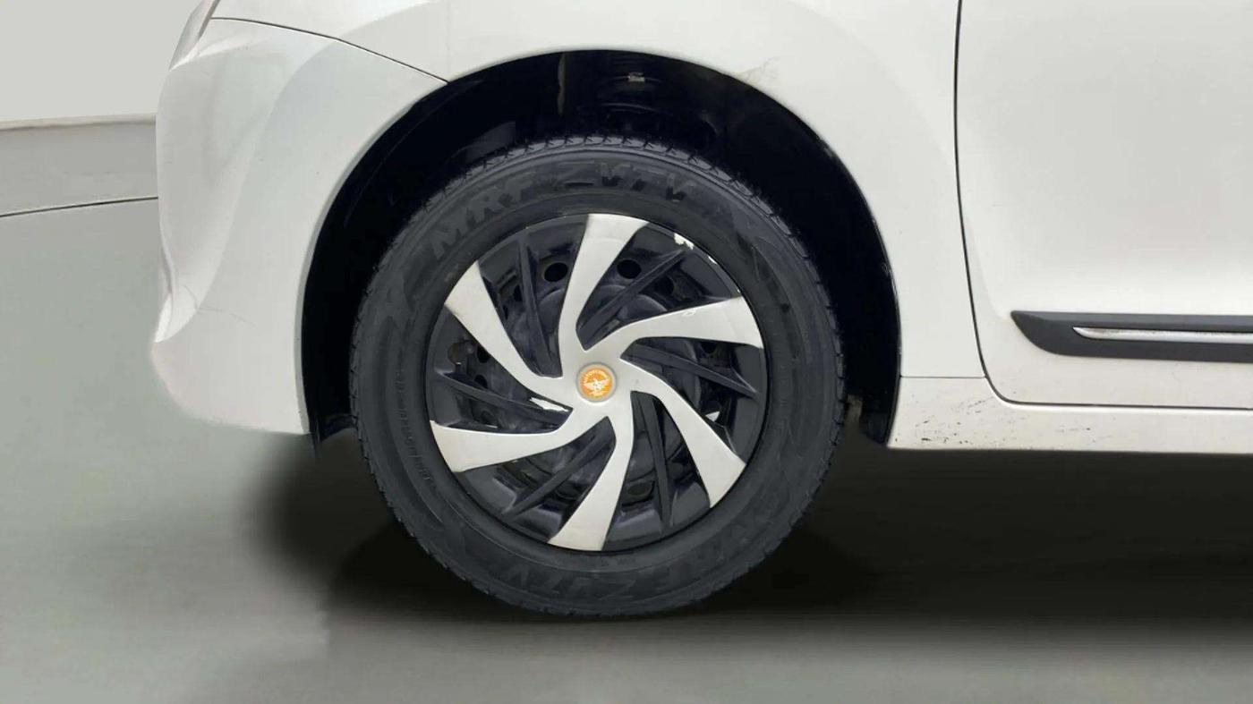 2017 Maruti Baleno DELTA DIESEL 1.3, Diesel, Manual, 63,373 km, Left Front Wheel