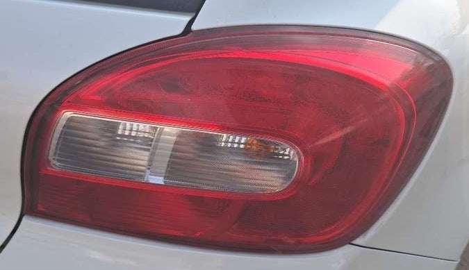 2017 Maruti Baleno DELTA DIESEL 1.3, Diesel, Manual, 63,373 km, Right tail light - Minor damage