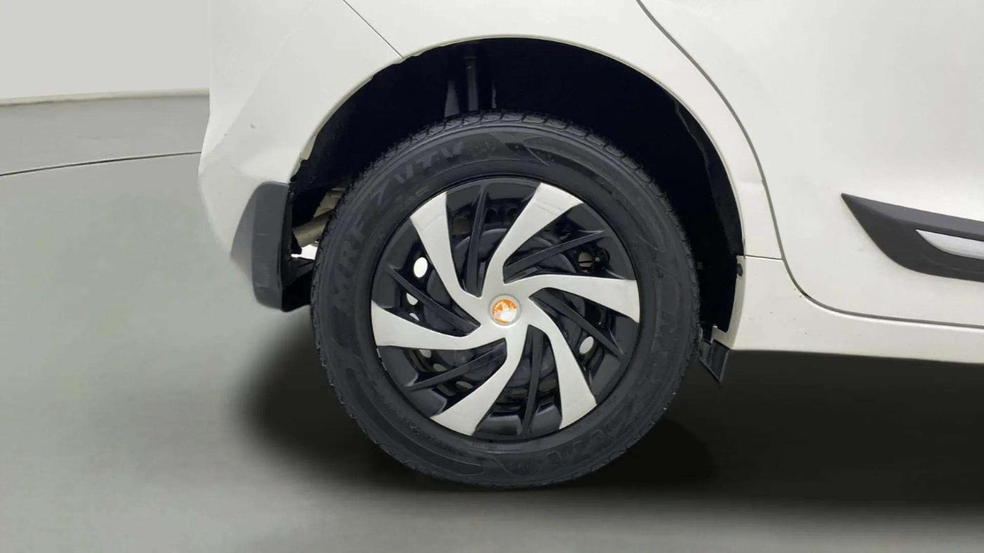 2017 Maruti Baleno DELTA DIESEL 1.3, Diesel, Manual, 63,373 km, Right Rear Wheel