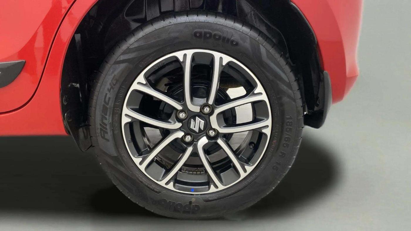 2023 Maruti Swift ZXI PLUS AMT DUAL TONE, Petrol, Automatic, 15,065 km, Left Rear Wheel