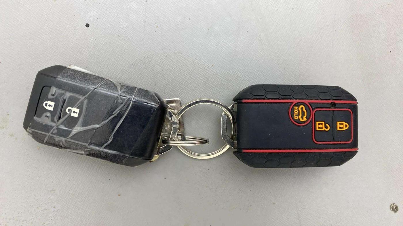 2023 Maruti Swift ZXI PLUS AMT DUAL TONE, Petrol, Automatic, 15,065 km, Key Close Up
